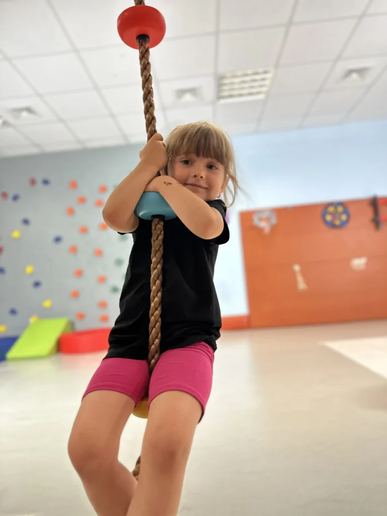 ćwiczące dziecko 3