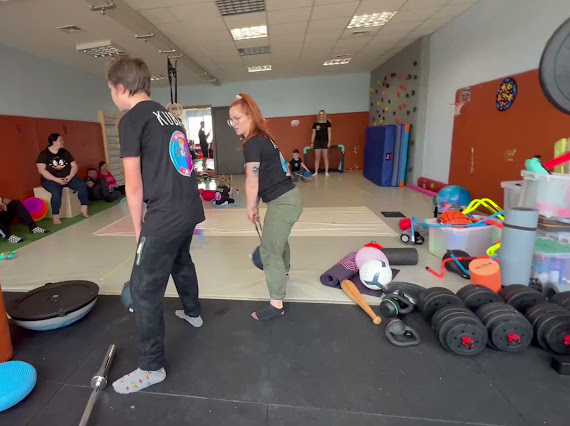 ćwiczące dziecko 6