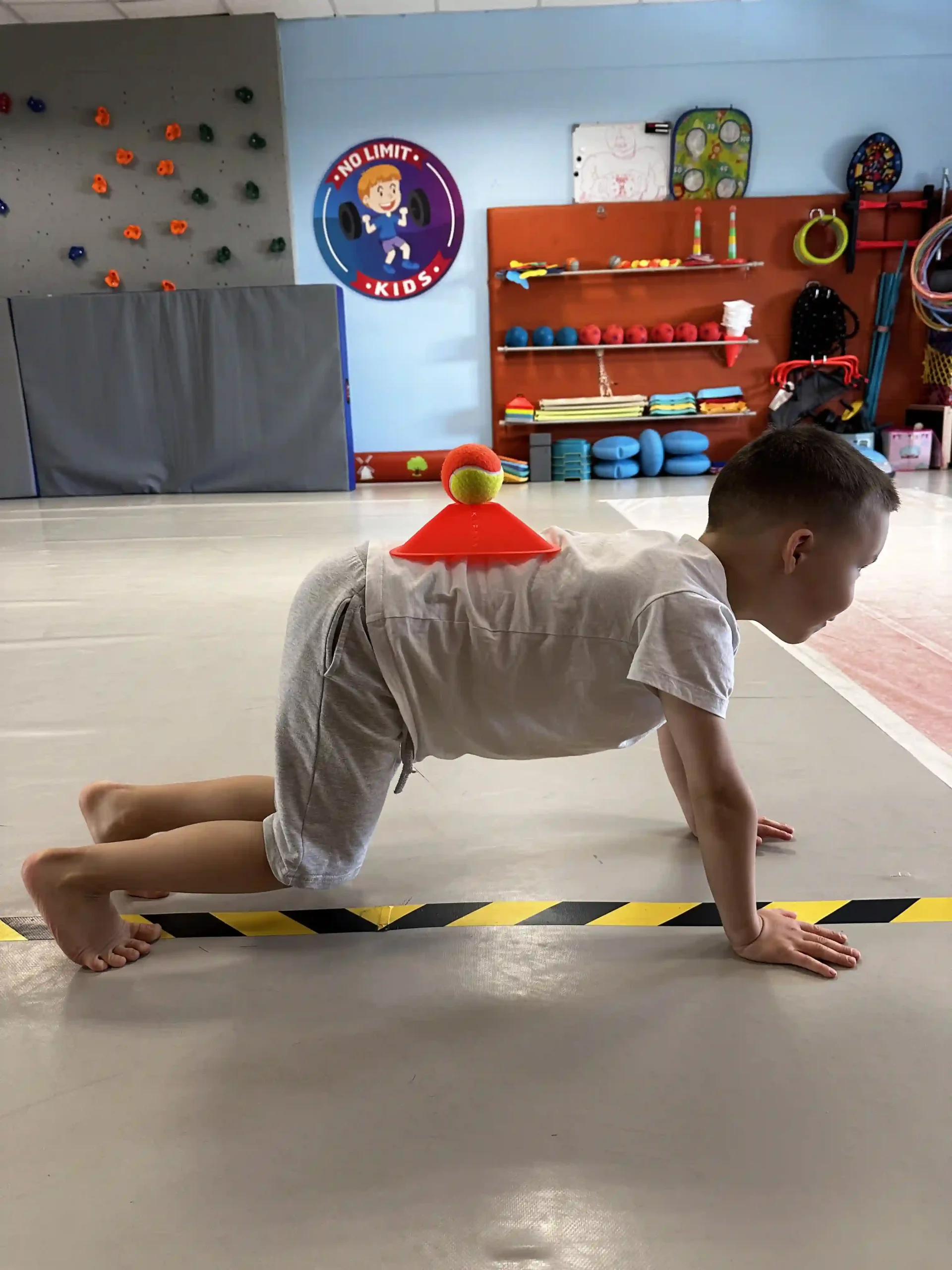 ćwiczące dziecko 7