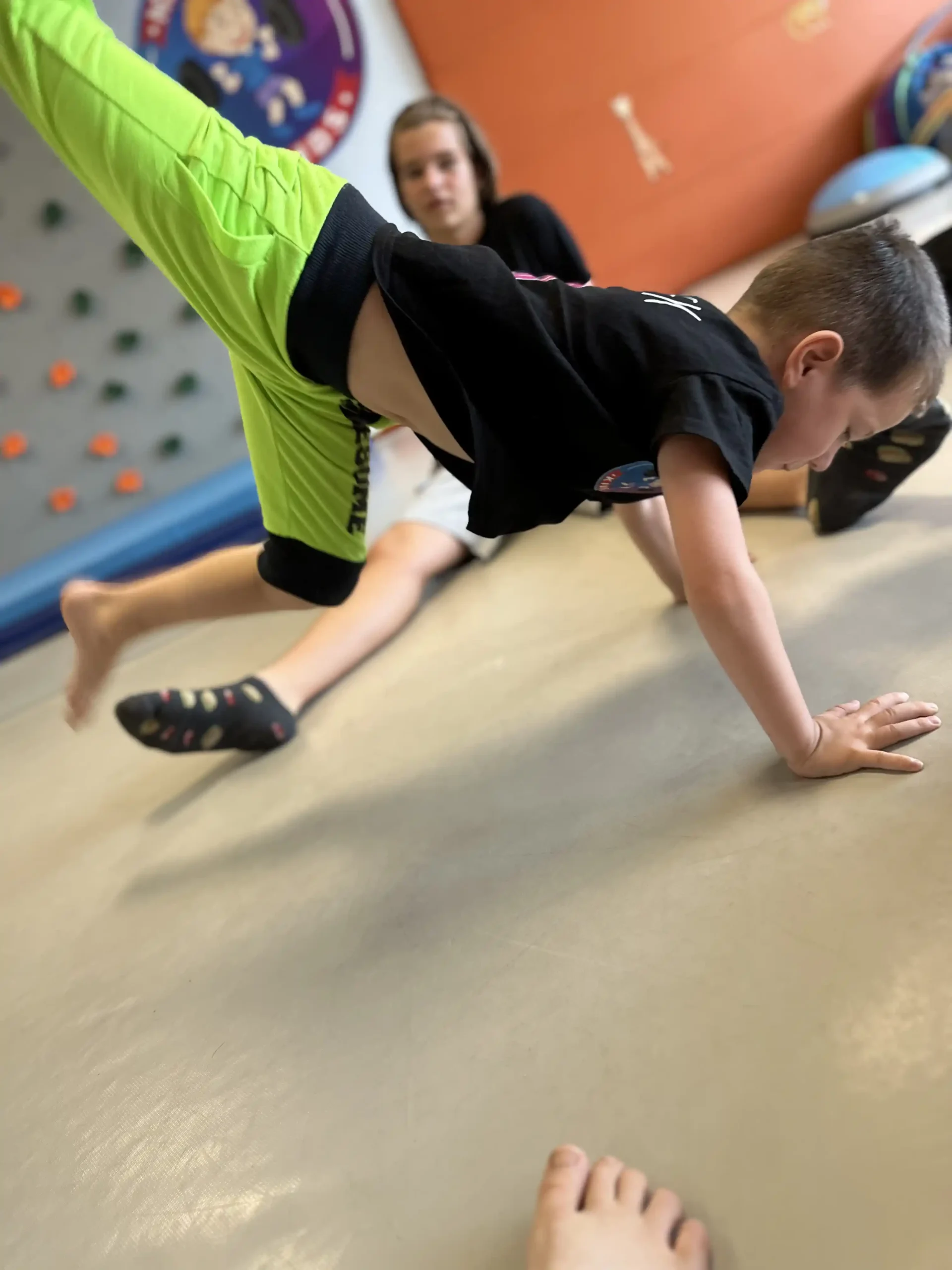 ćwiczące dziecko 9